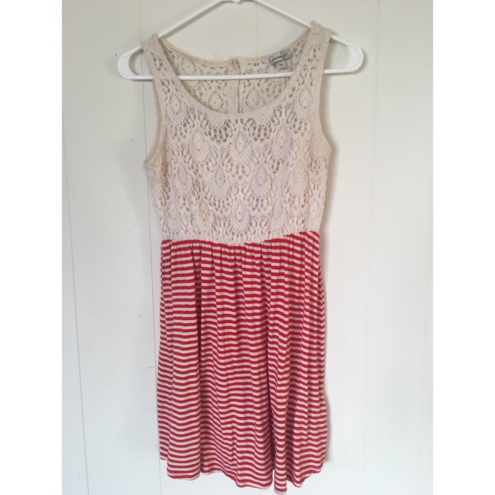 Cute dress with back cut out